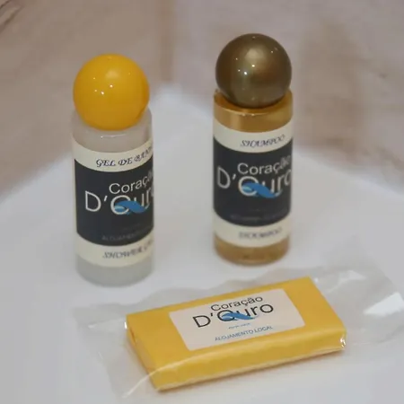 לינה וארוחת בוקר Coracao D'ouro 3*