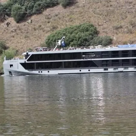 Oda ve Kahvaltı Coracao D'ouro